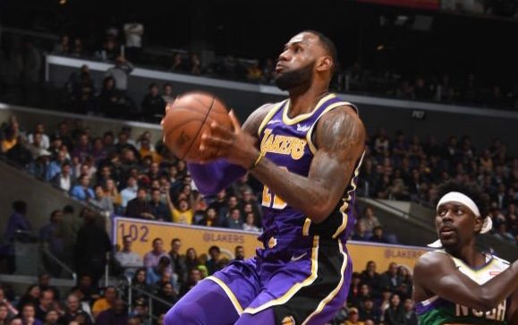 Lakers, Bucks pull off escape acts