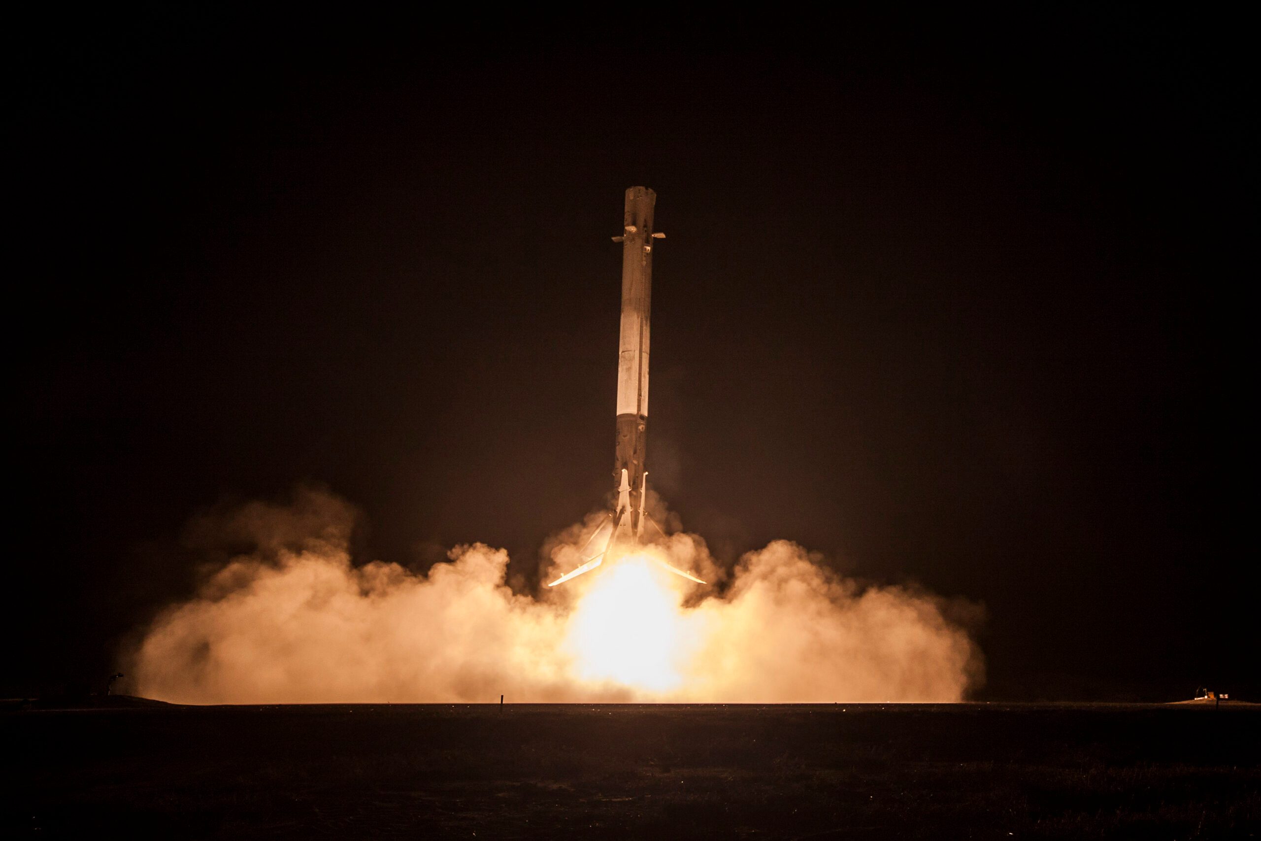 SpaceX to launch satellite by reusing rocket