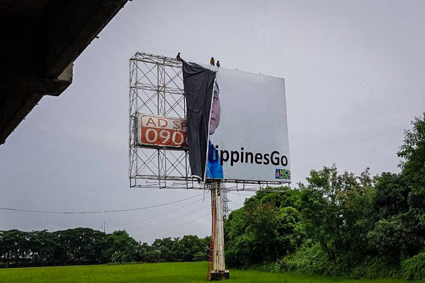 NO MORE POSTER. The enormous advertisment for SAP Bong Go along NLEX is removed on July 17, 2018. Photo from SAP Bong Go   