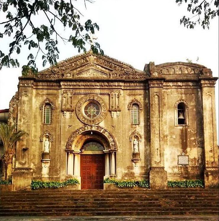 IN THE URBAN JUNGLE. Nuestra Señora de Gracia Church, Guadalupe Viejo, Makati. Photo by Estan Cabigas (simbahan.net)