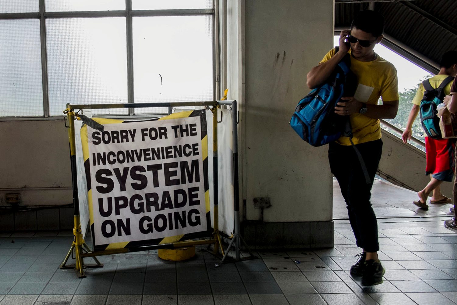 PROBLEMS. The MRT3 has encountered frequent technical glitches and breakdowns. Photo by Mark Saludes/Rappler 