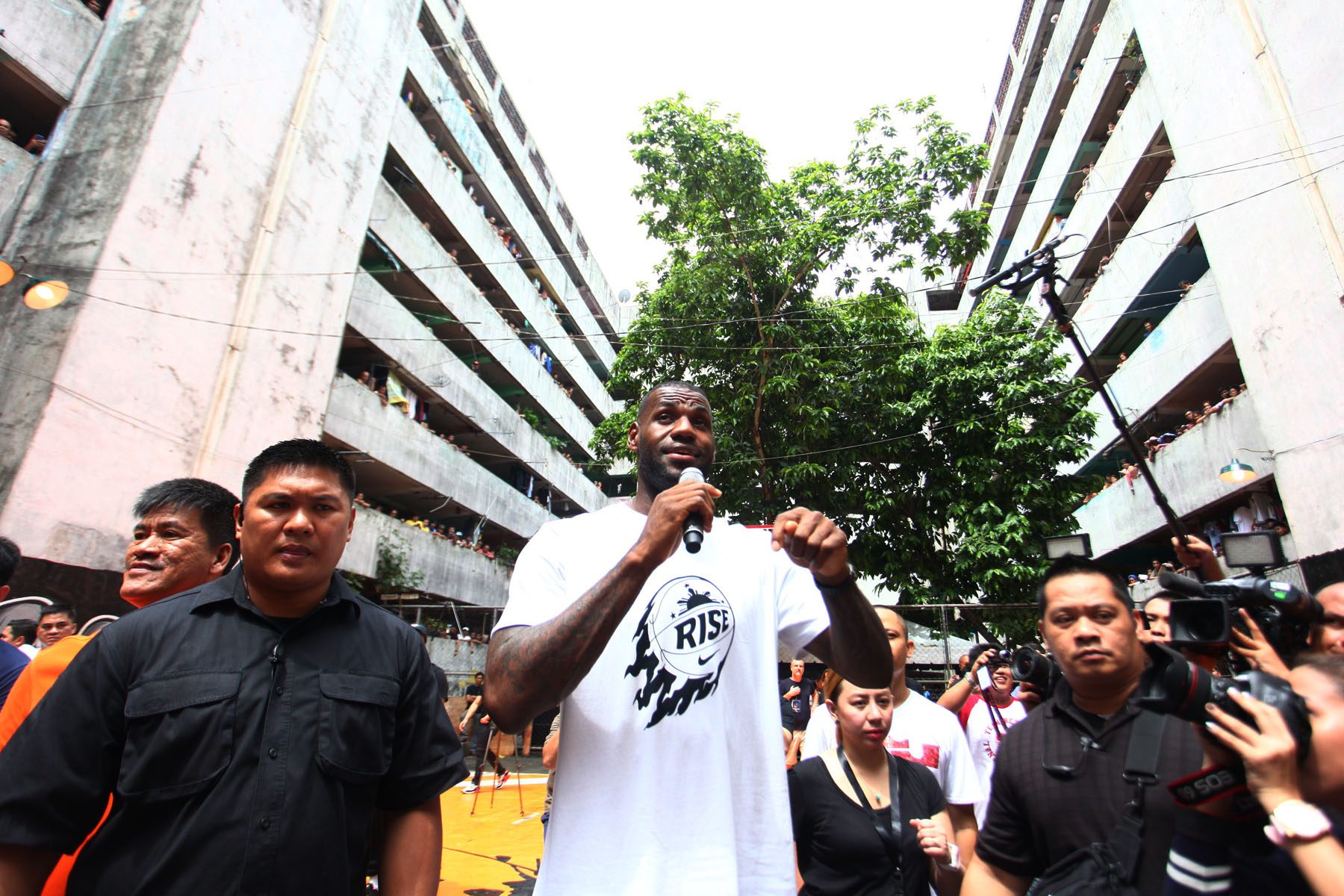 EXCITED. LeBron speaks to the crowd that excitedly gathered to see him. Photo by Josh Albelda/Rappler 