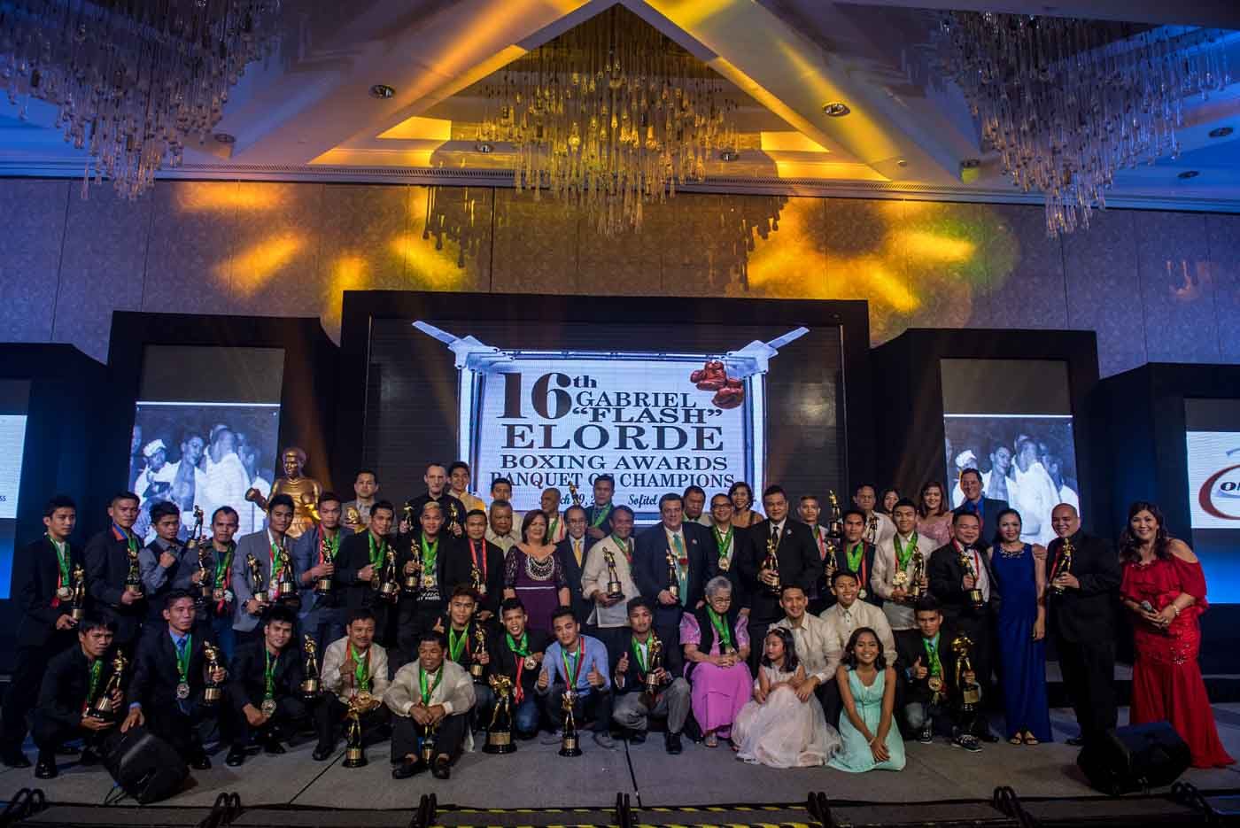 All of the night's awardees at the 16th Elorde Awards. Photo by Arvee Eco/Rappler 