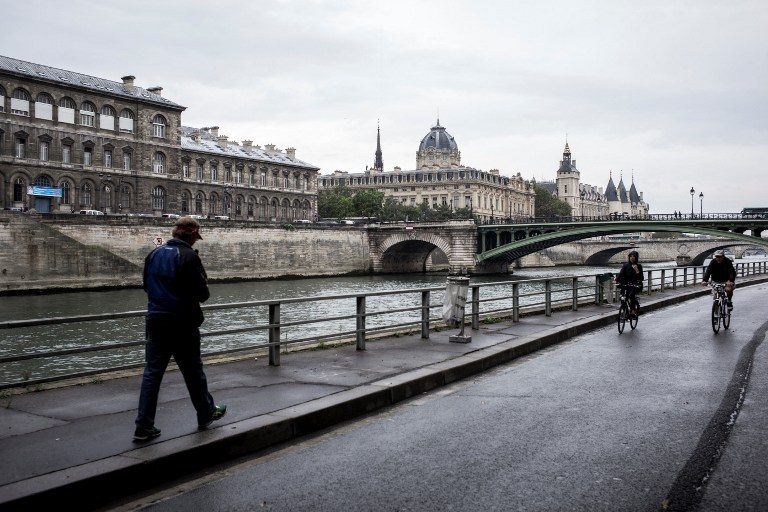 Paris bans cars along part of River Seine to curb pollution