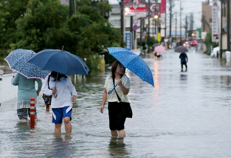Typhoon Etau slams into Japanese mainland