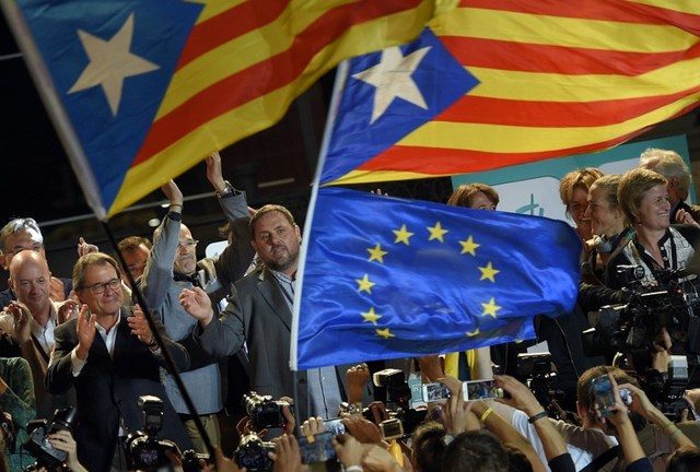 Separatists win control of Catalonia parliament