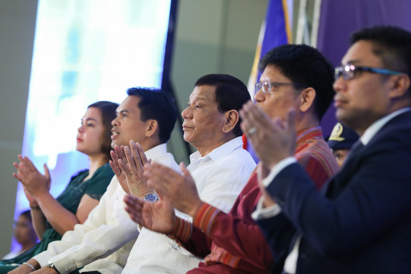Duterte postpones barangay, SK polls to May 2018