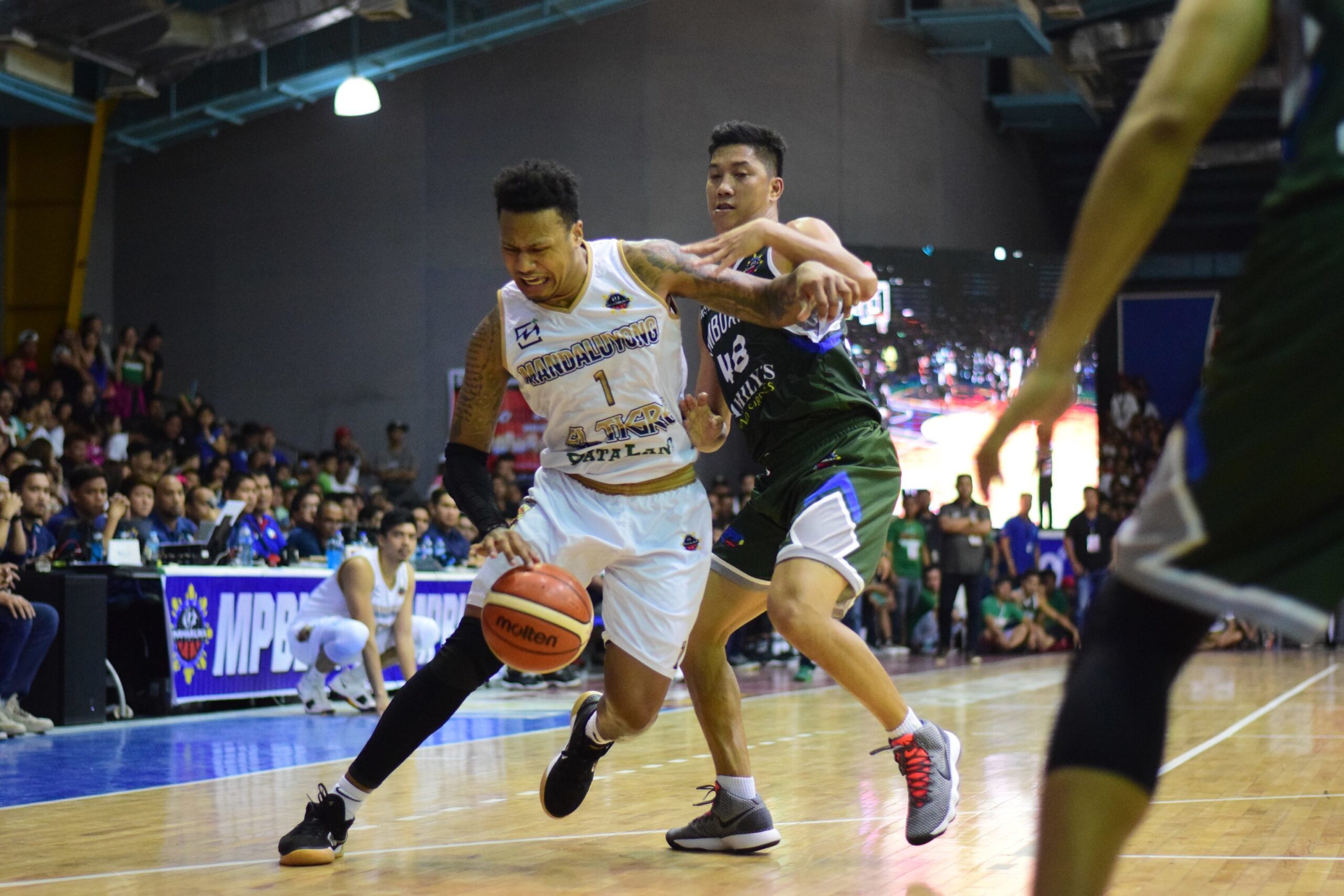 Parks dishes out MPBL record 15 assists