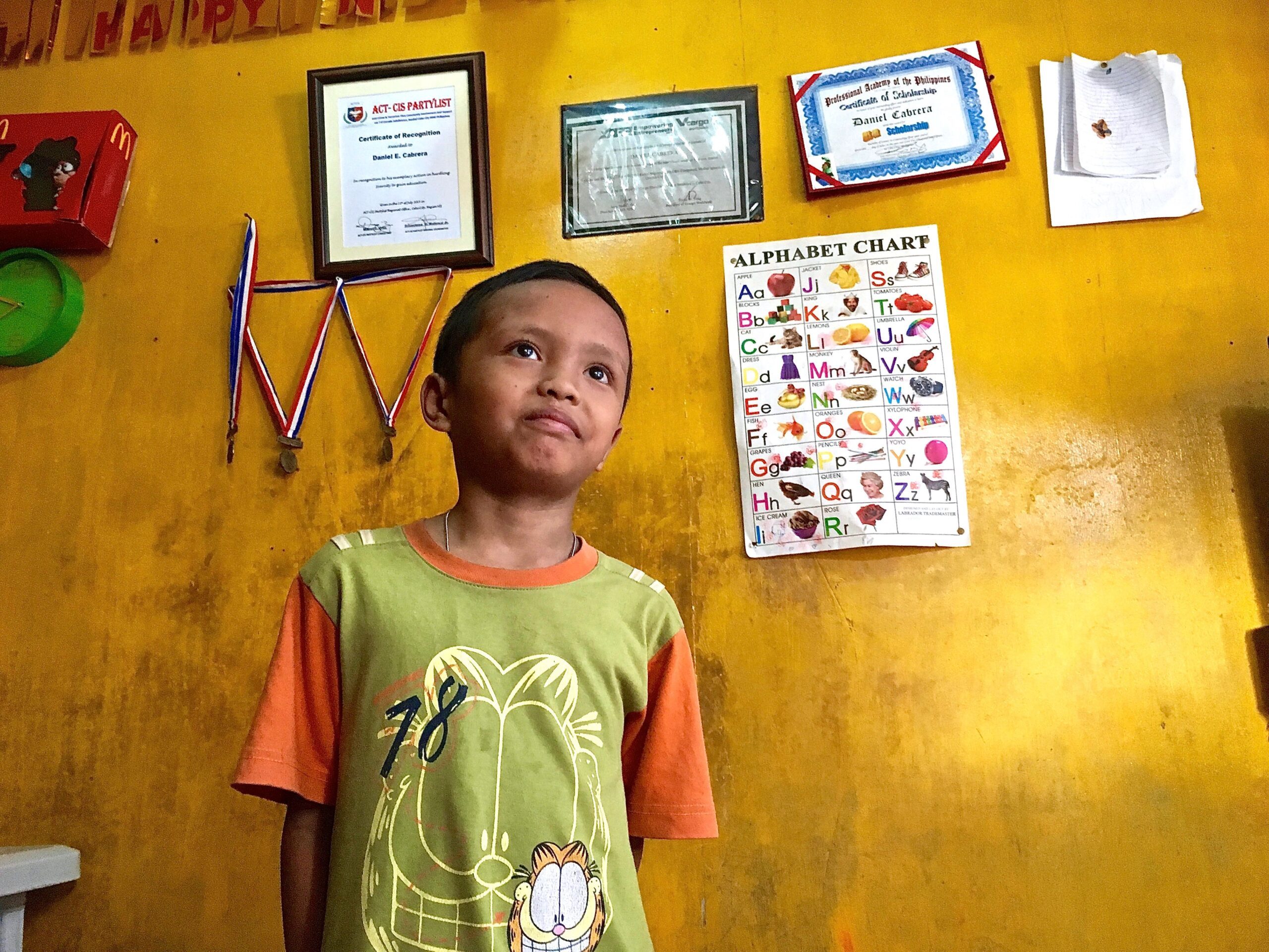 #PHvote: Cebu poverty through the eyes of the kid in viral photo