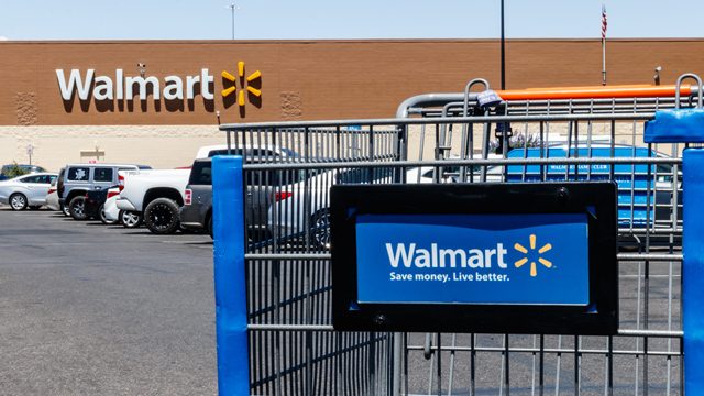 Walmart to hire 150,000 workers as virus spreads in U.S.