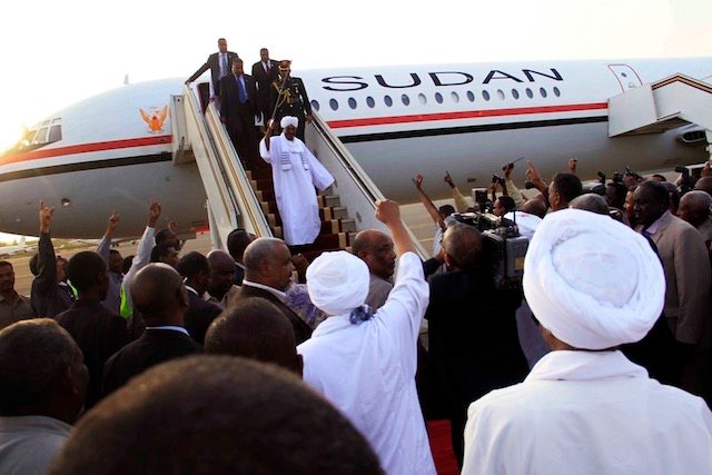 Sudan’s Bashir flies out of South Africa, defying court order