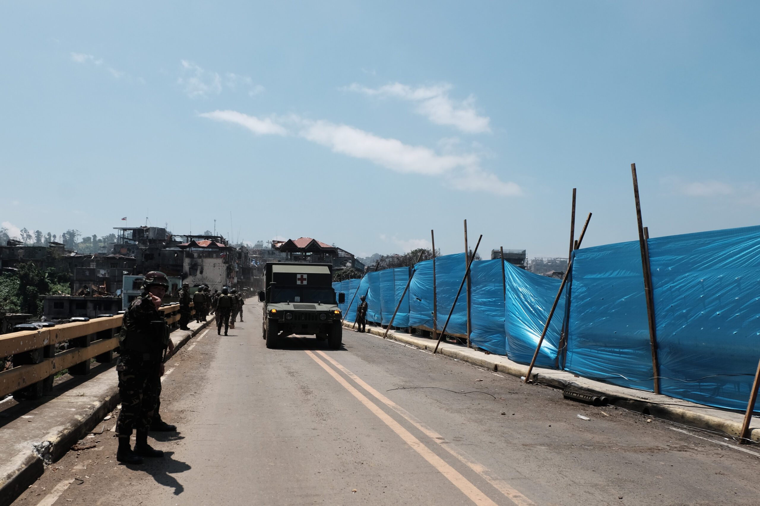 IN PHOTOS: Military opens Mapandi bridge to media amid heavy fighting in Marawi