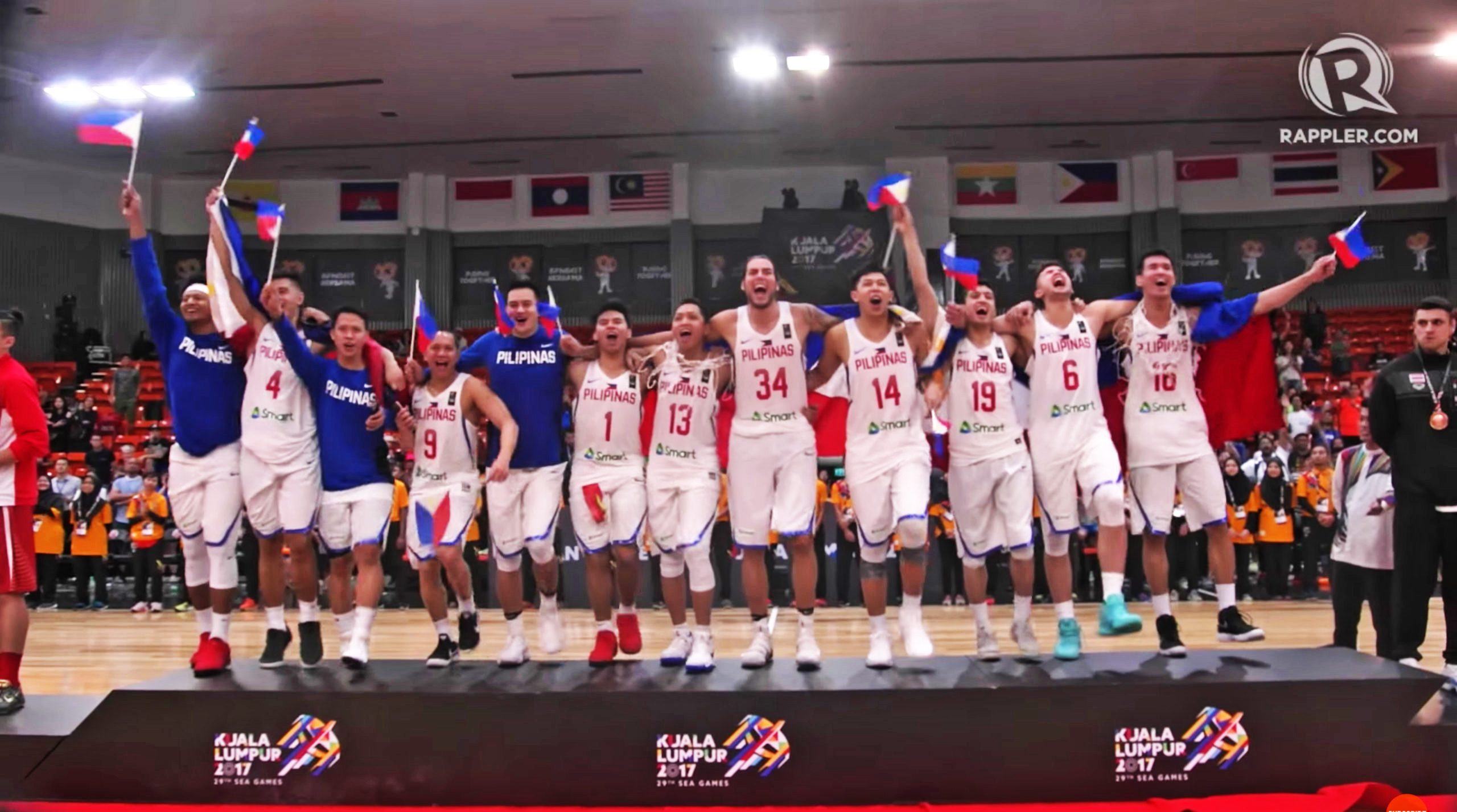 KINGS OF BASKETBALL. Gilas Pilipinas reigns supreme once more over its neighbors in Southeast Asia by sweeping the men's basketball tournament for its 18th gold. Photo by Adrian Portugal/Rappler 