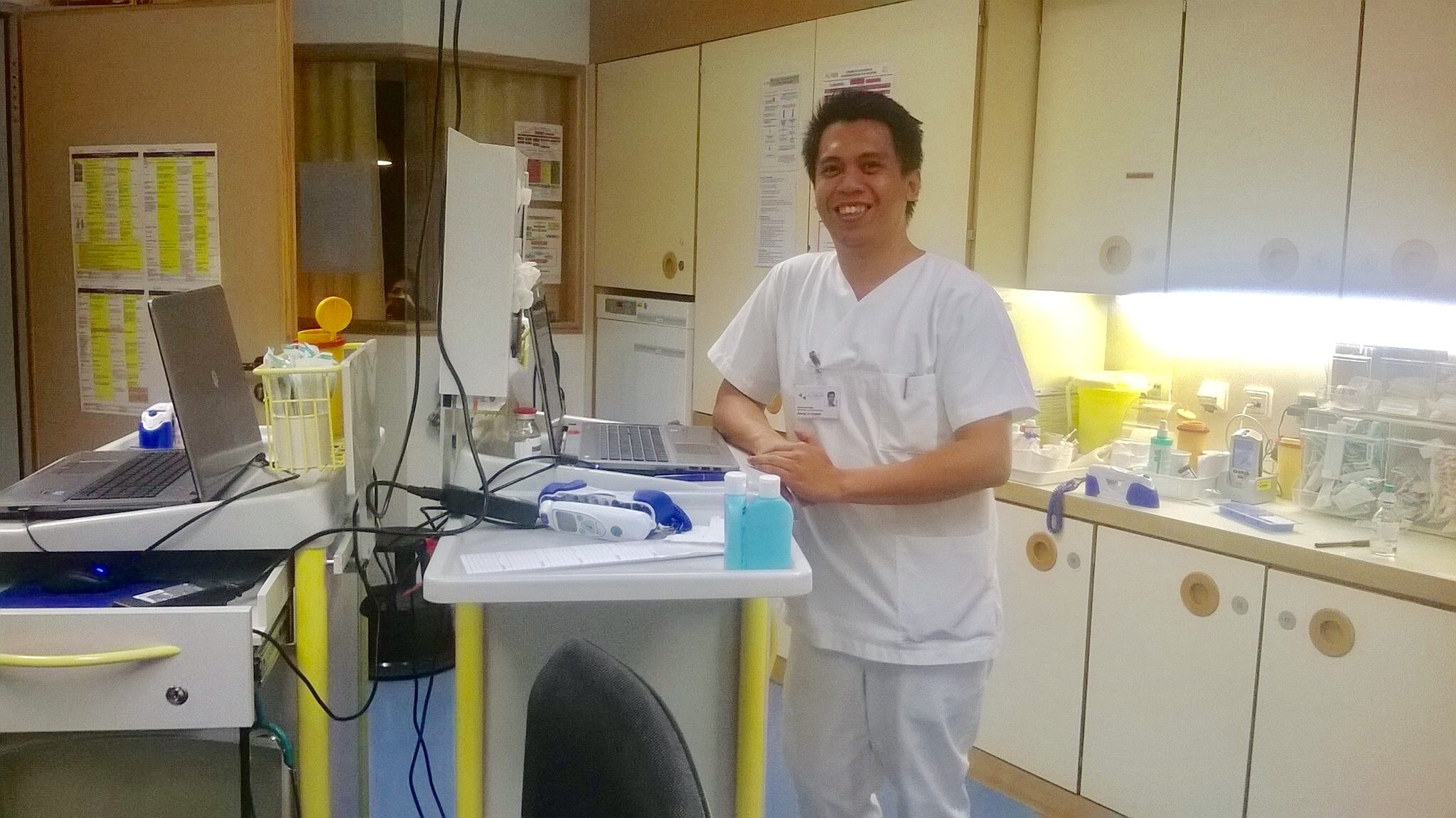 FILIPINO NURSE. Jimmy Carpon has finally become a full-fledged nurse at the University Hospital Tubingen in Germany.  