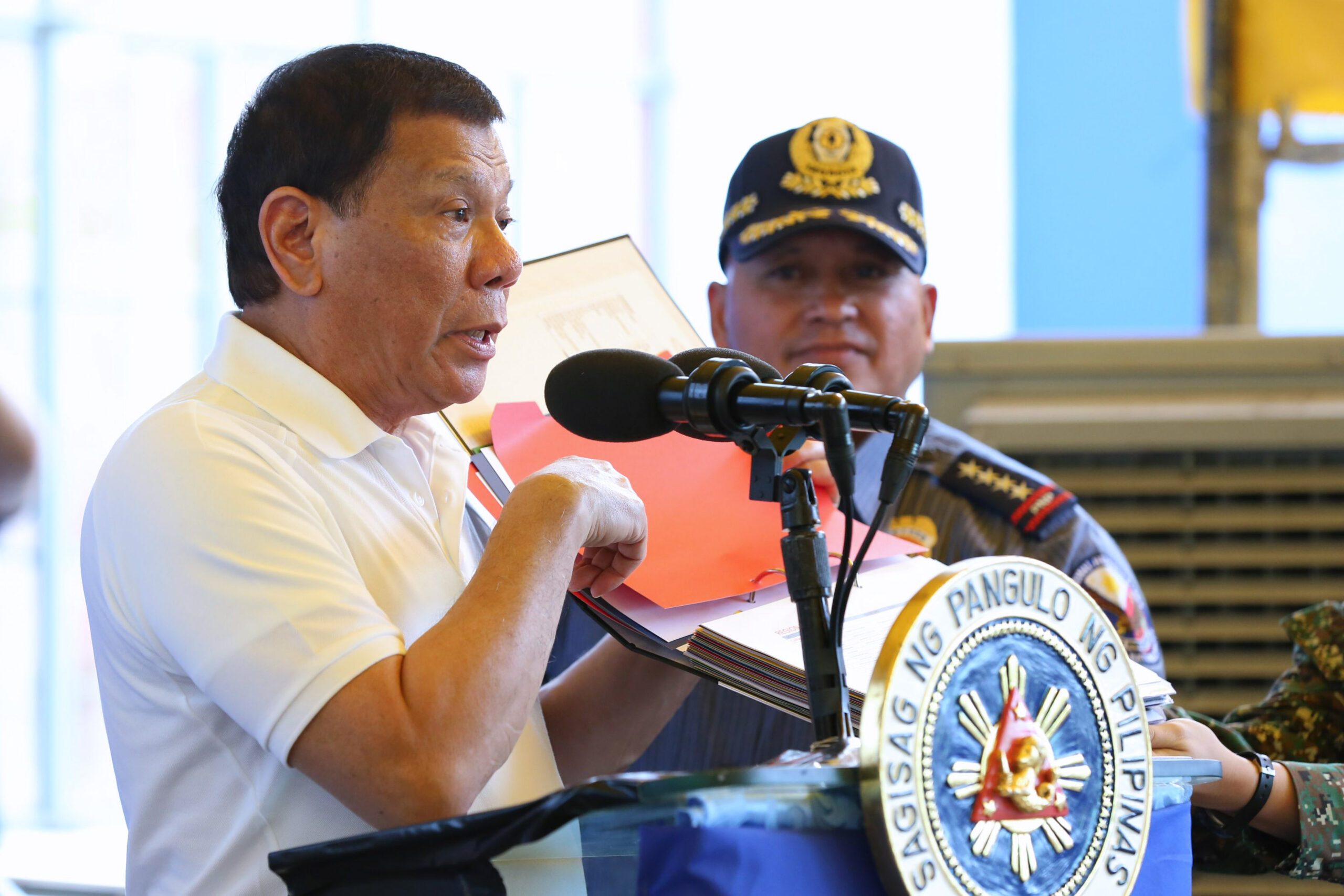 Duterte to bring police back to drug war