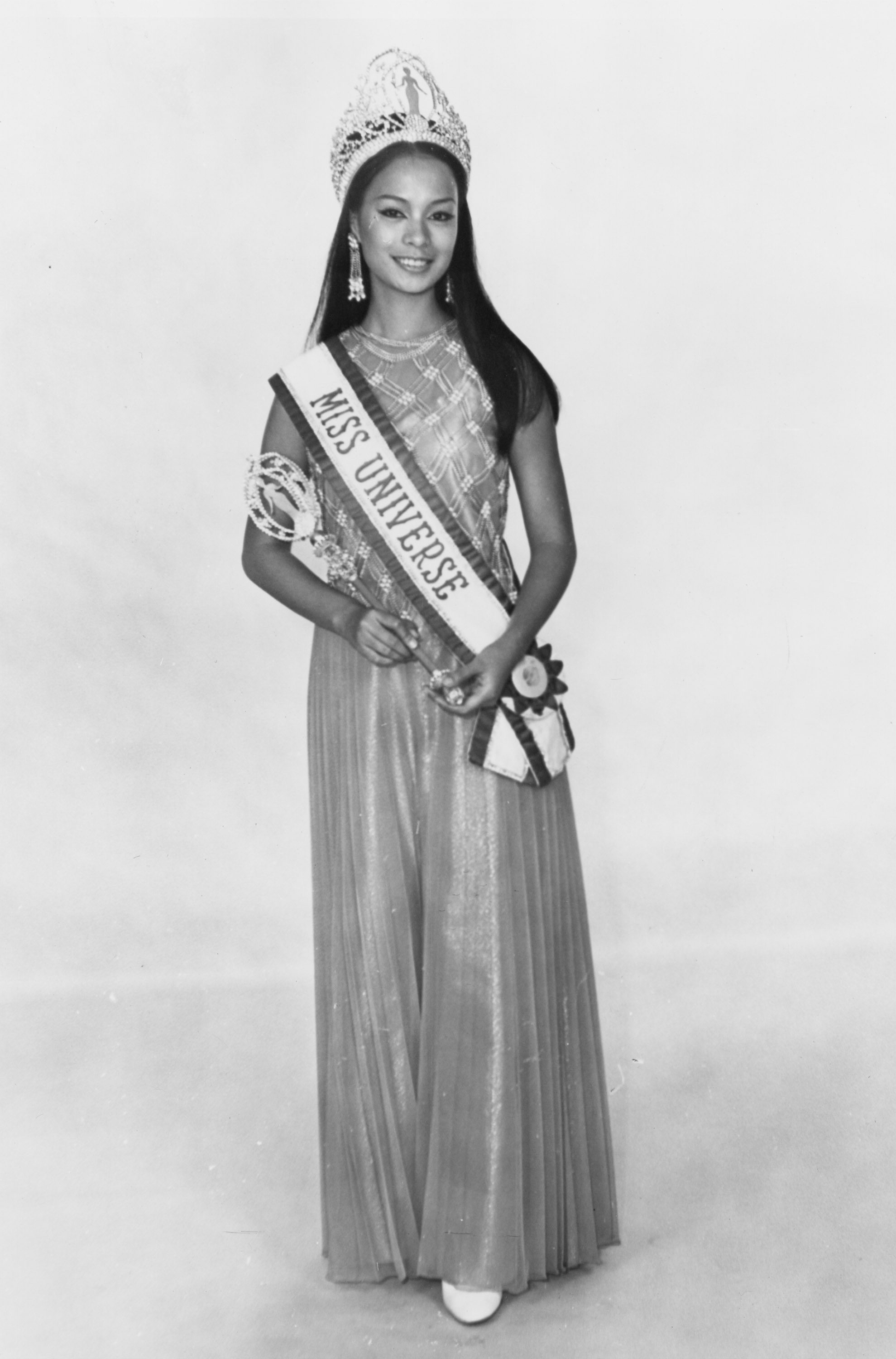 FIRST QUEEN. Gloria Diaz, Miss Universe 1969, poses for an official Miss Universe photo. File photo from Miss Universe Organization  