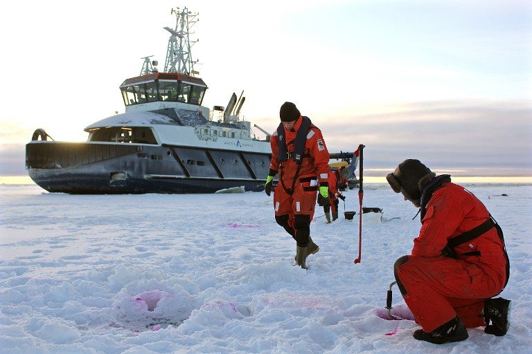 Oil spill tests on ice prove Arctic quests risky