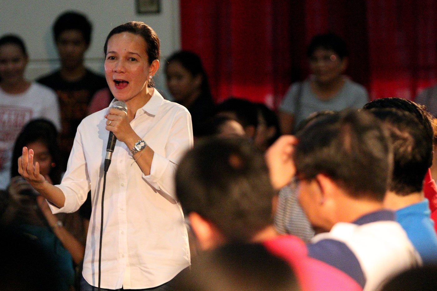 Grace Poe tops presidential poll anew