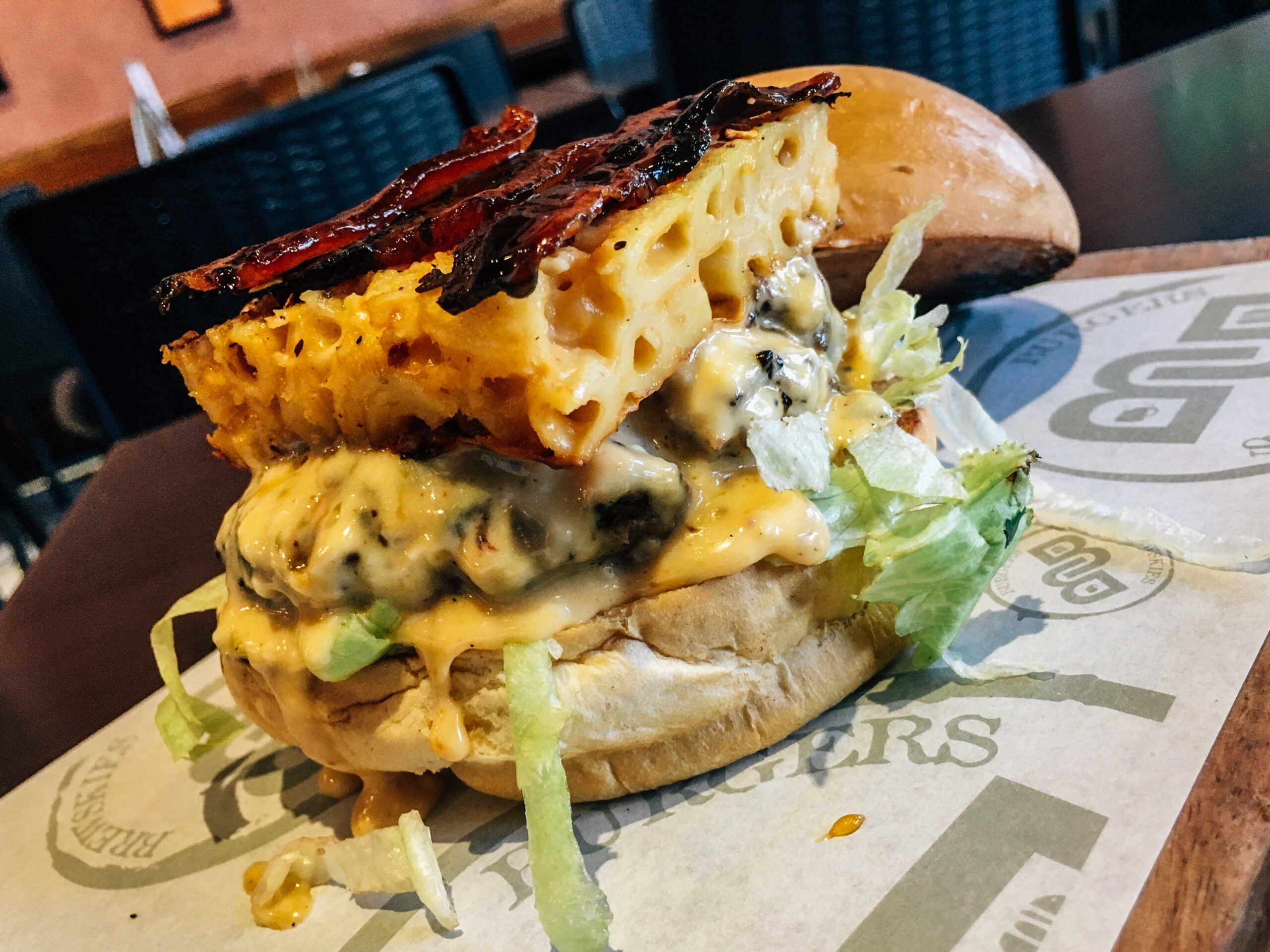 [What I Ate] A huge cheeseburger that will make you ‘Call The Nurse’
