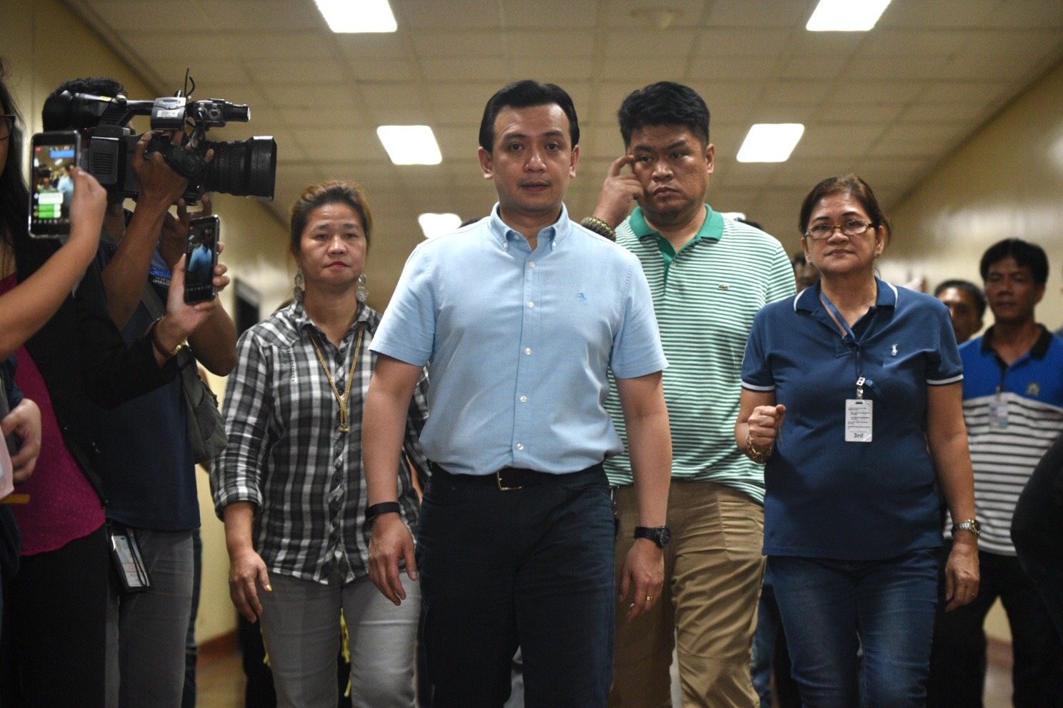 Opposition calls for Senate crowd to avert Trillanes arrest