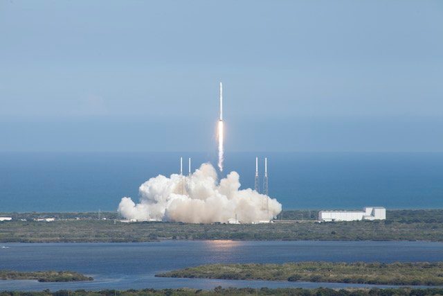 Rocket tips over after SpaceX recycle attempt