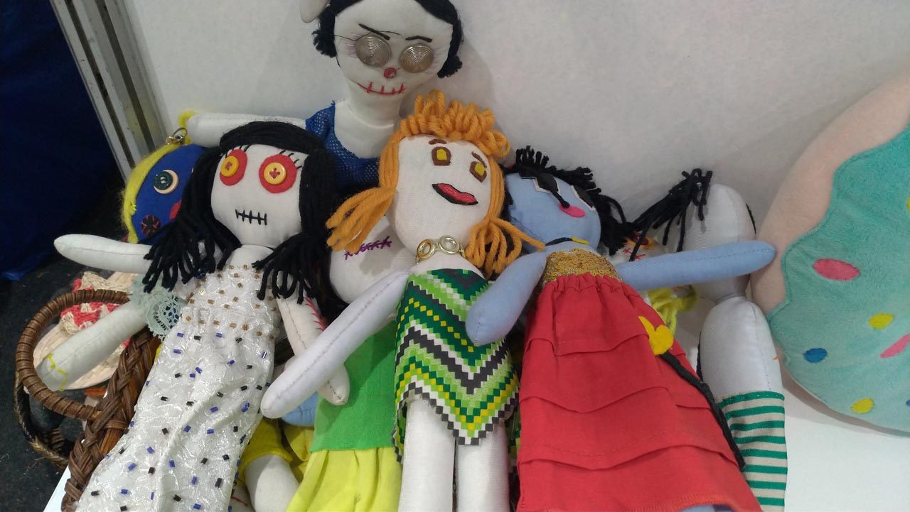 TAKE YOUR PICK. Dolls made from old clothes. Photo by Mavic Conde/Rappler  