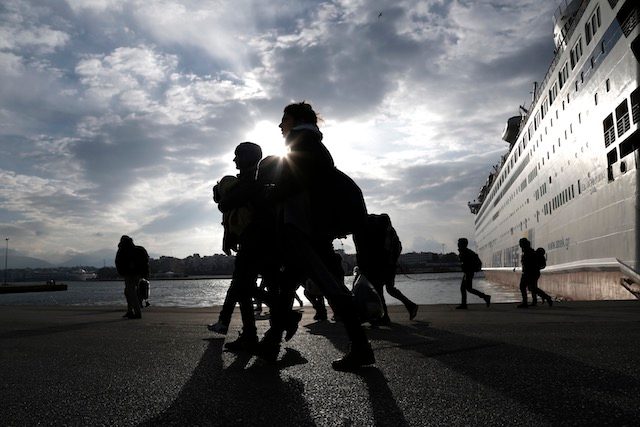 Greece seeks answers to migration crisis after EU ultimatum