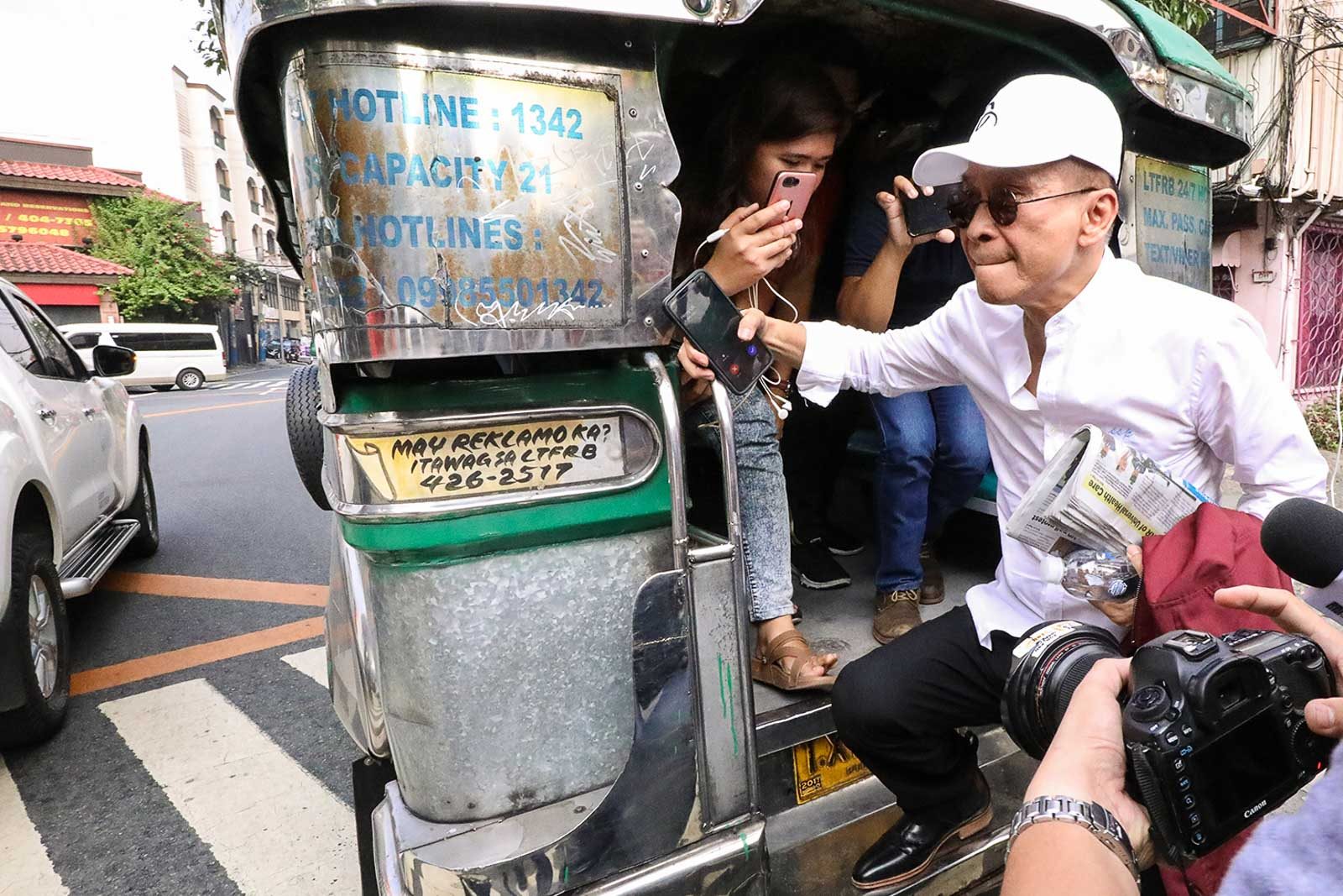 No transport crisis? Panelo gets to work after nearly 4-hour commute