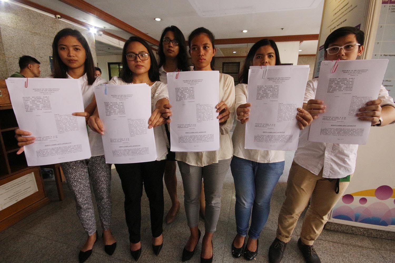 Youth groups file ethics complaint vs Aguirre over fake news