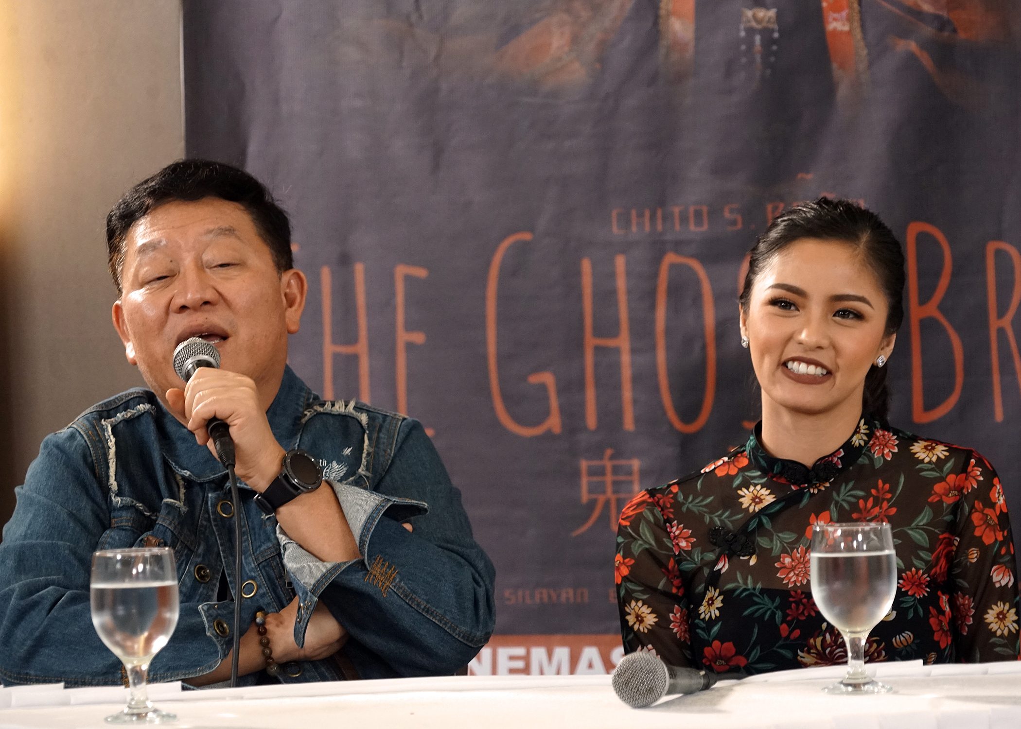 Kim Chiu and director Chito Roño during the blogcon for 'Ghost Bride.' 