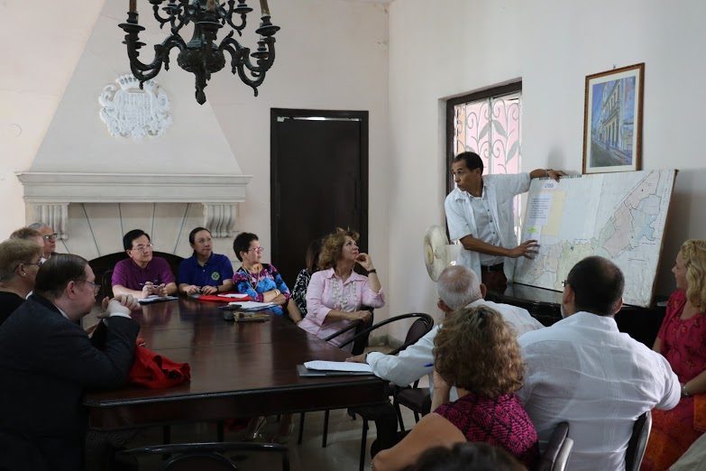 LEARNING. The Philippine delegation learns about Cuba's health care system 