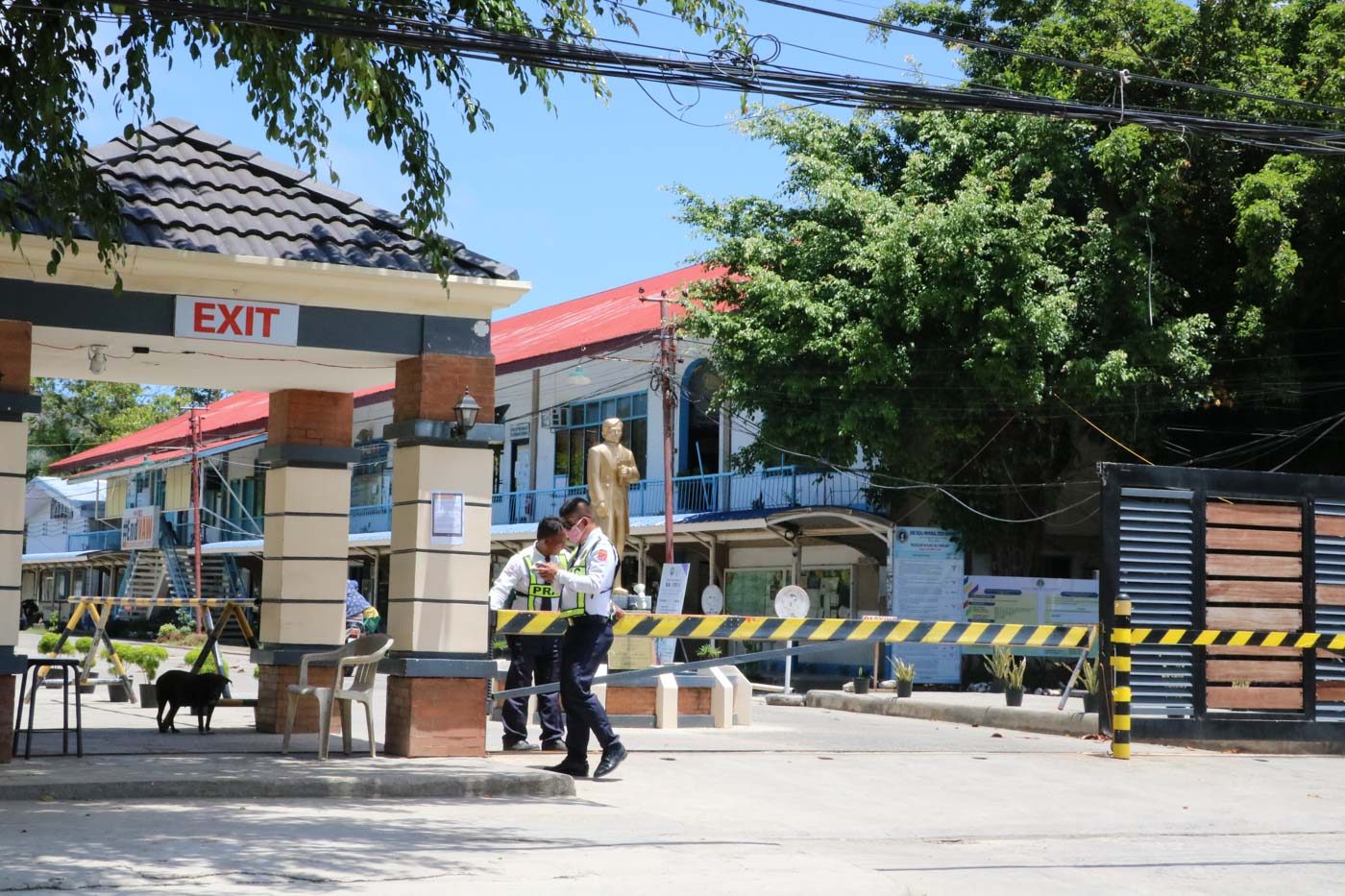 LOCKDOWN. Tight security at the gate of the  Jose Rizal Memorial State University-Main Campus in Dapitan City. Photo by Bert Laput 