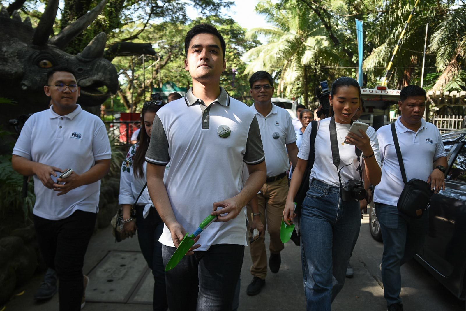 Vico Sotto suspends 2 Pasig officials for ignoring businesses’ violations