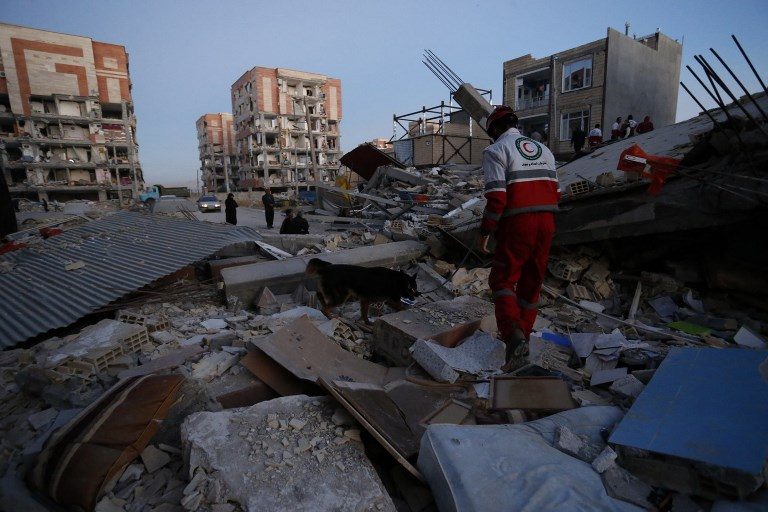 Iran hunts for survivors as quake kills 400 near Iraq border