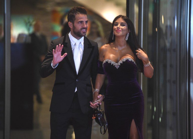 Cesc Fabregas dan istrinya Daniella Semaan. Foto oleh Eitan Abramovich/AFP 