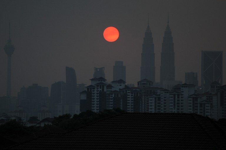Heatwave shuts more than 250 Malaysian schools – reports