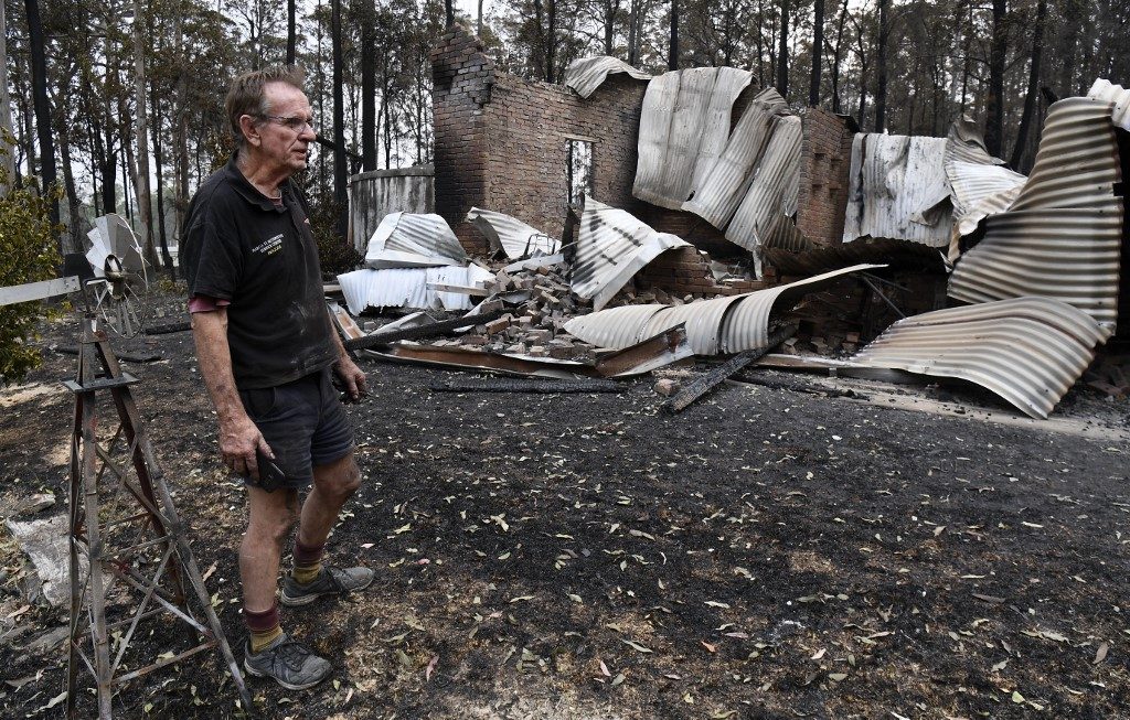 Bushfire threat still high as Australia cleanup begins