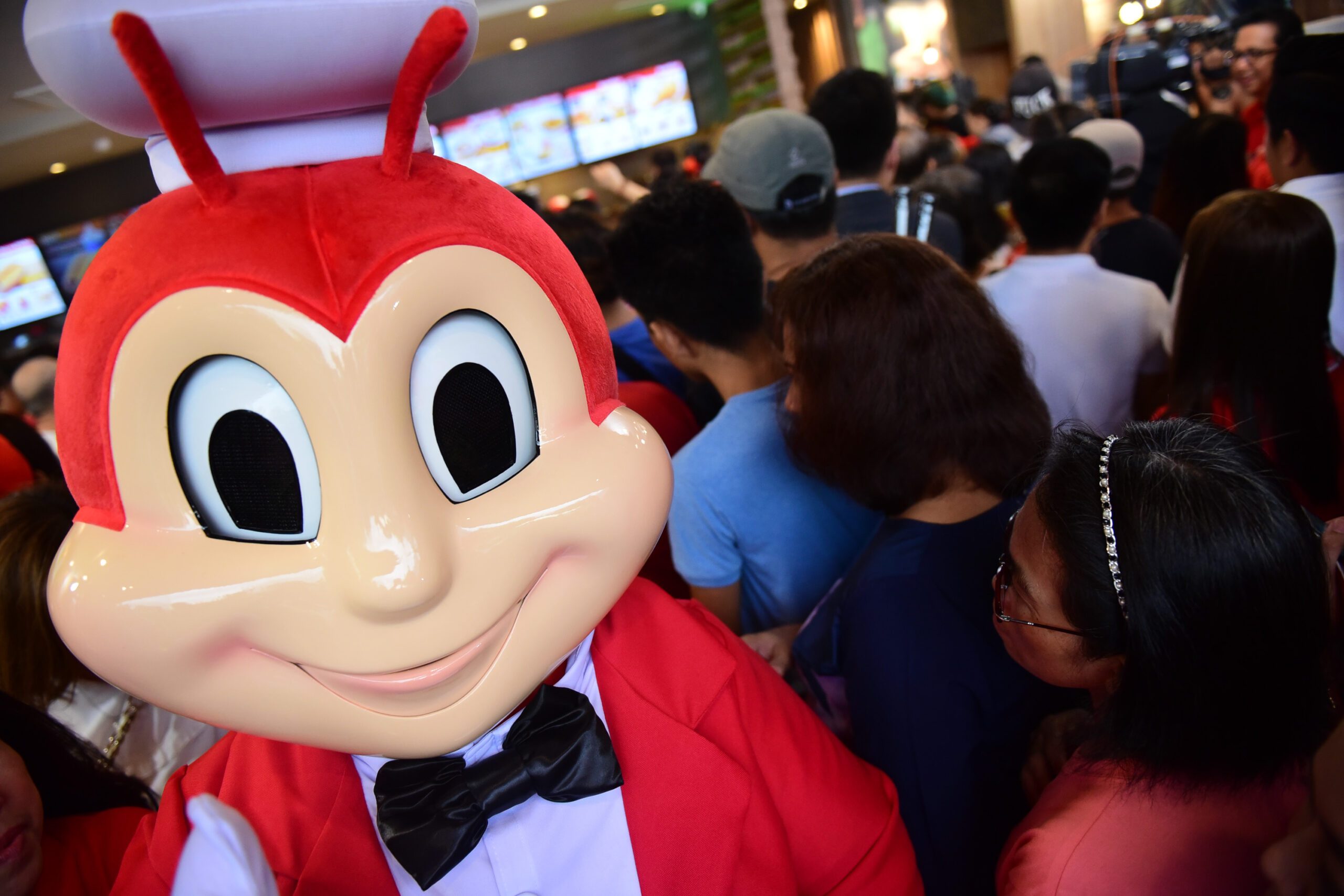 Jollibee shares drop after news of Coffee Bean acquisition