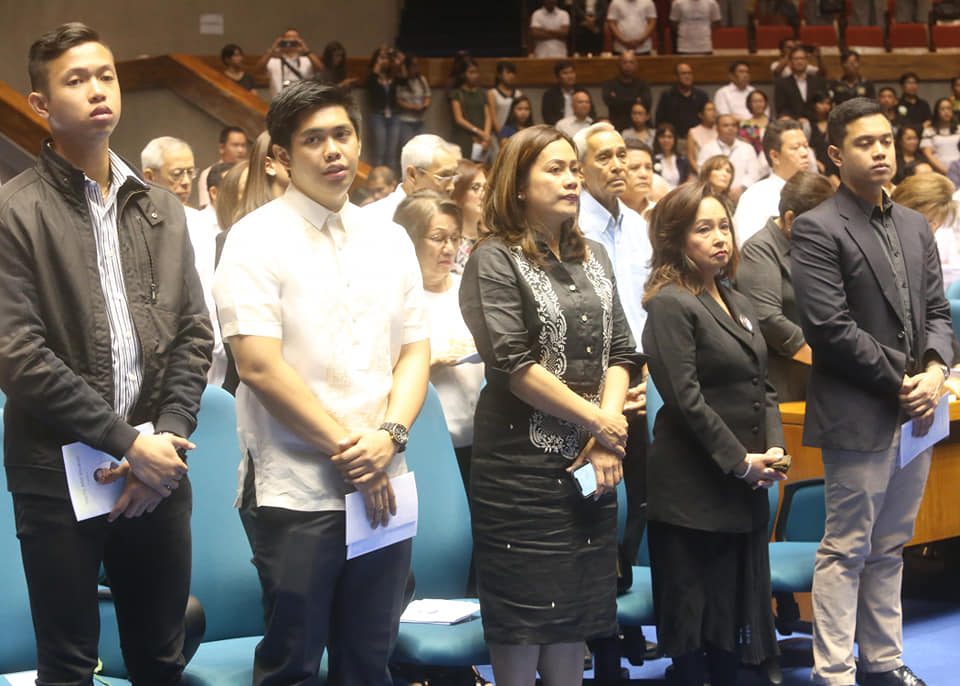 Lawmakers honor Rodel Batocabe, the ‘Daragueño Who Dared’