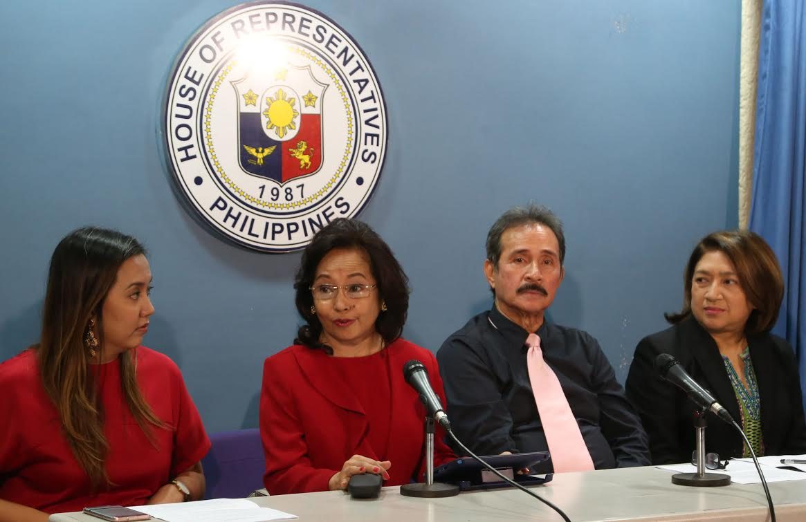 'BLOOMING AND ALLURING'. Former President Gloria Macapagal-Arroyo was noticeably blooming two months after her hospital arrest. Photo from the House of Representatives 