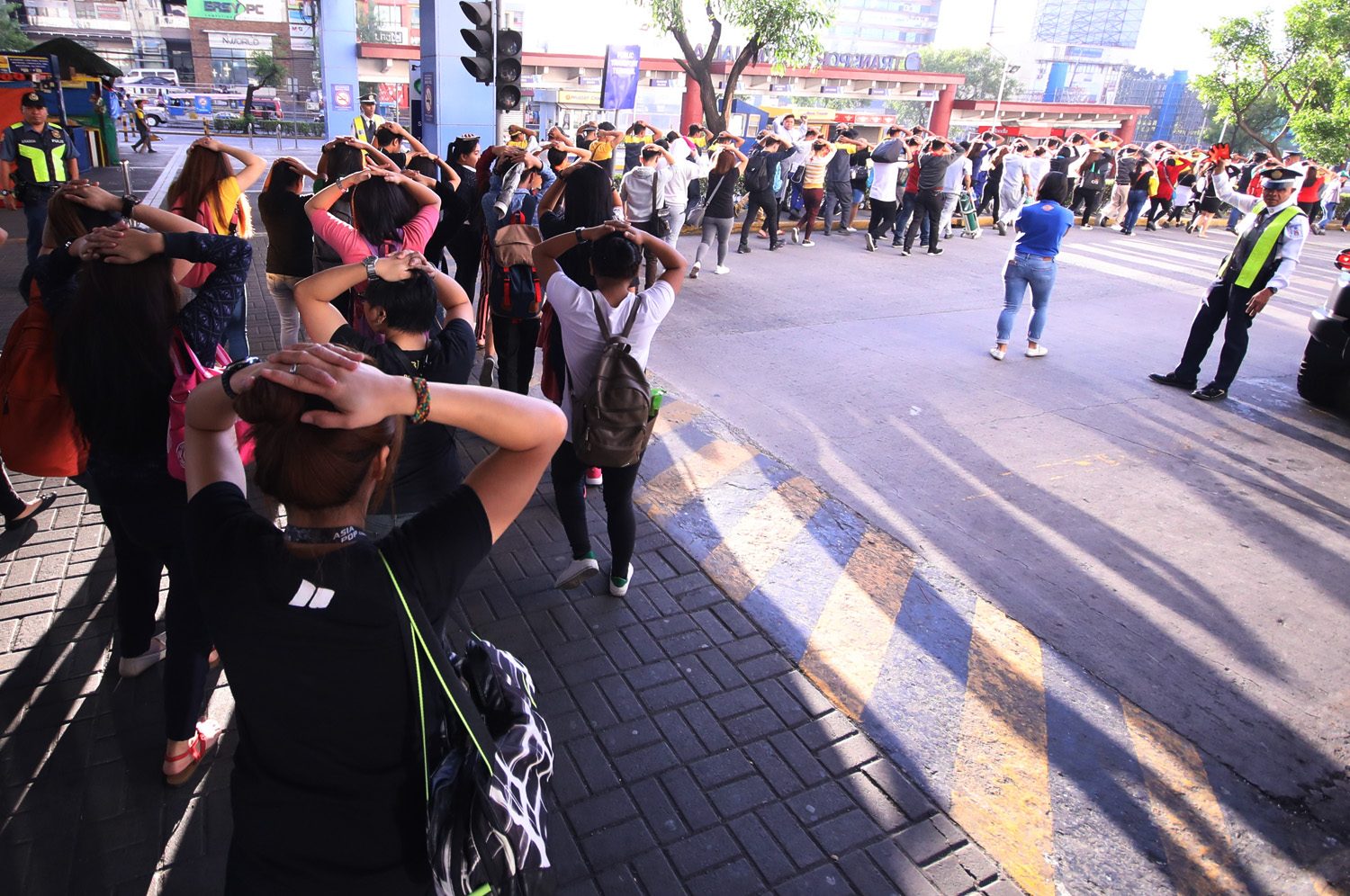 EVACUATION. The SM Mall in Fairview, Quezon City takes part in the 1st Quarter Nationwide Simultaneous Earthquake Drill to prepare for disasters. Photo by Darren Langit/Rappler  