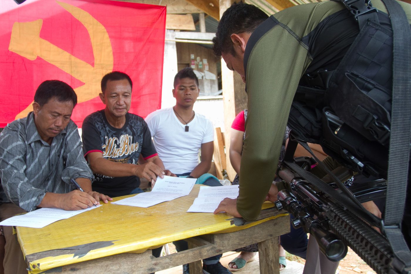 NPA releases policeman in Davao Oriental