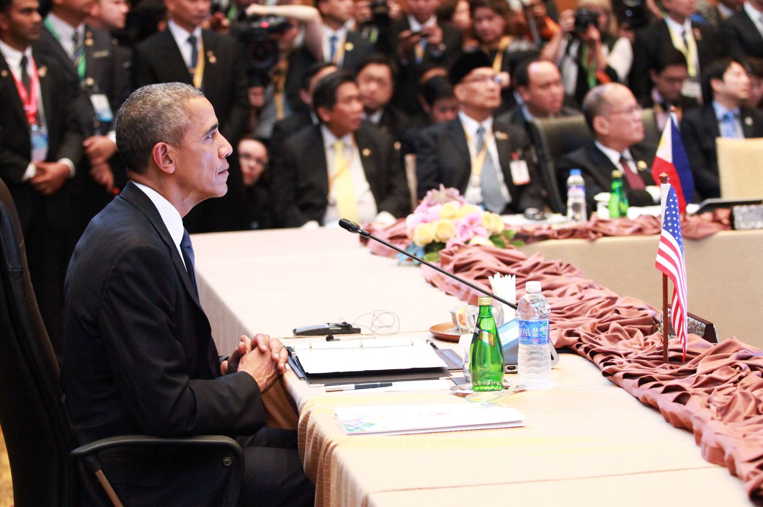 Obama to host ASEAN leaders next year