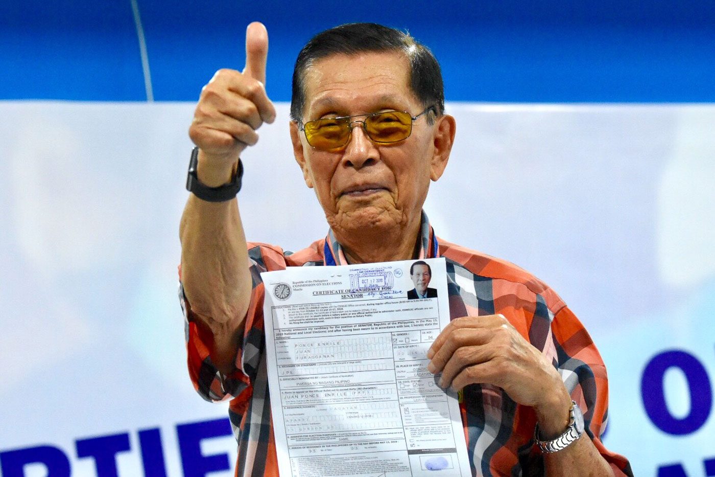 Former senator Juan Ponce Enrile files his certificate of candidacy for senator at the Comelec office in Manila on October 17, 2018. Photo by Angie de Silva/Rappler 