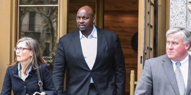 Former NBA star pleads guilty in bribery scheme