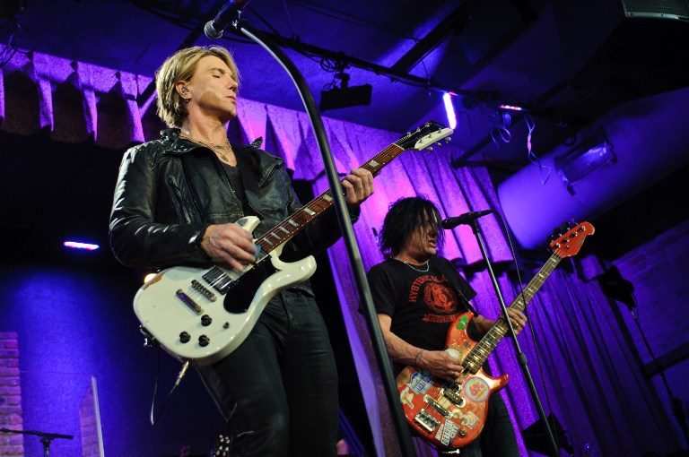 GOO GOO DOLLS. John Rzeznik and Robbie Takac of Goo Goo Dolls performs a private concert for Sirius XM at City Winery on November 14, 2016 in Chicago, Illinois. Photo by Timothy Hiatt/Getty Images for SiriusXM/AFP 
