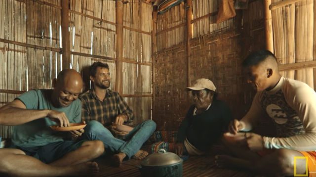 APO ISLANDS. Joshua Jackson spends time with the locals in Apo Island in the National Geographic show 'Years of Living Dangerously.' Screengrab from YouTube/National Geographic  