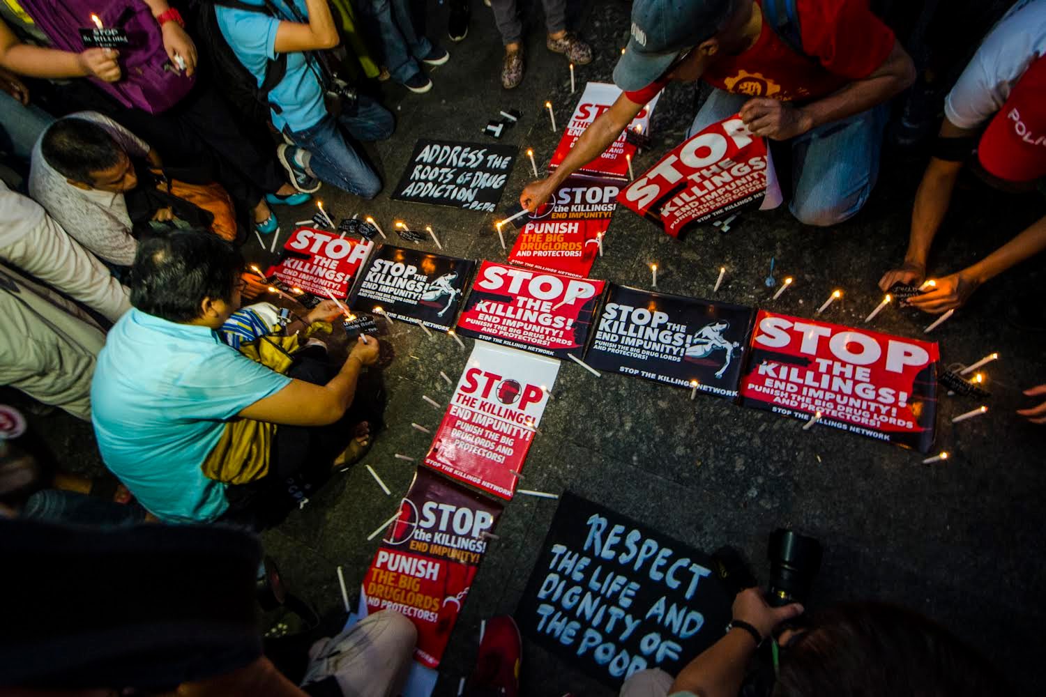 STOP THE KILLINGS. Protesters in Manila 