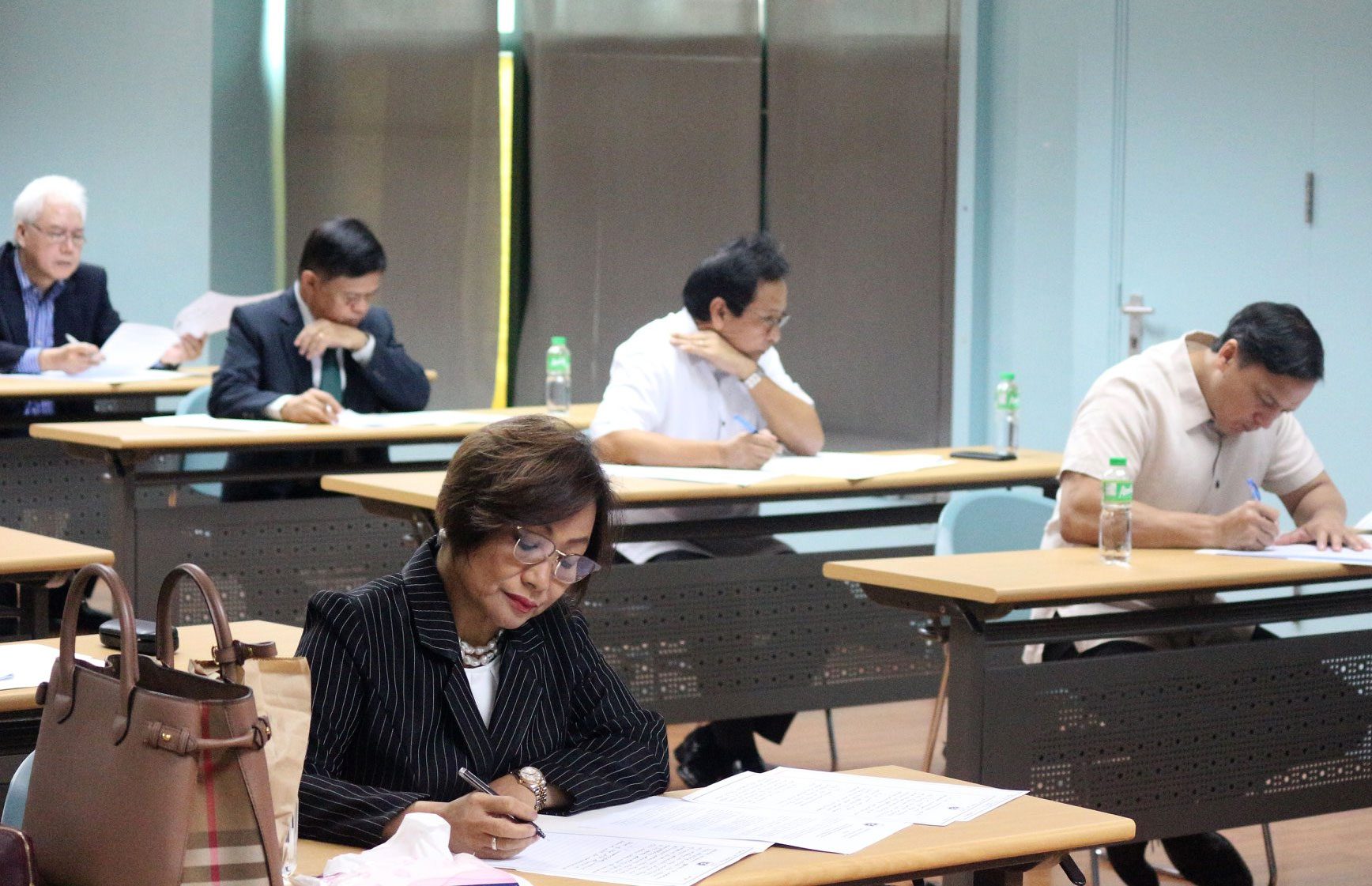 LOOK: Justices take essay-writing exam for Supreme Court application