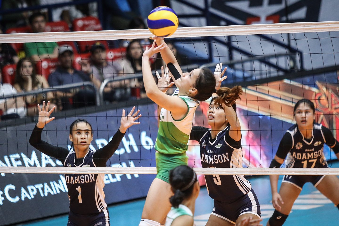 La Salle takes slice of lead with conquest of Adamson